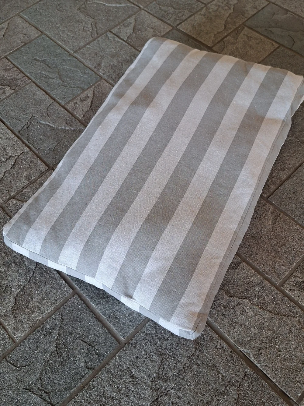 Cat or dog bed NWOT